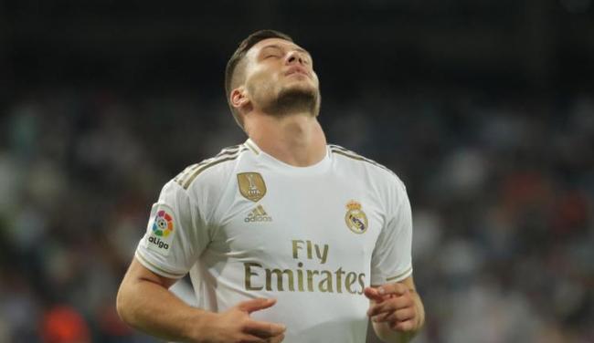 和多名球员 和多名球员