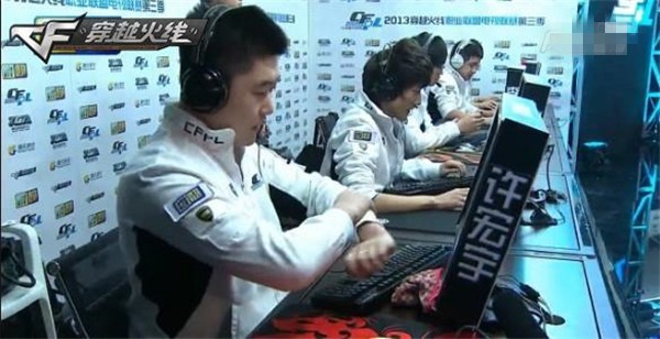 的脚步声也 的脚步声也